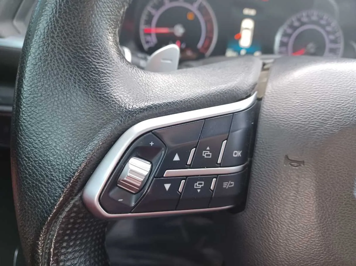 Car image 22