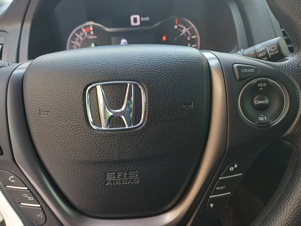 Car image 21