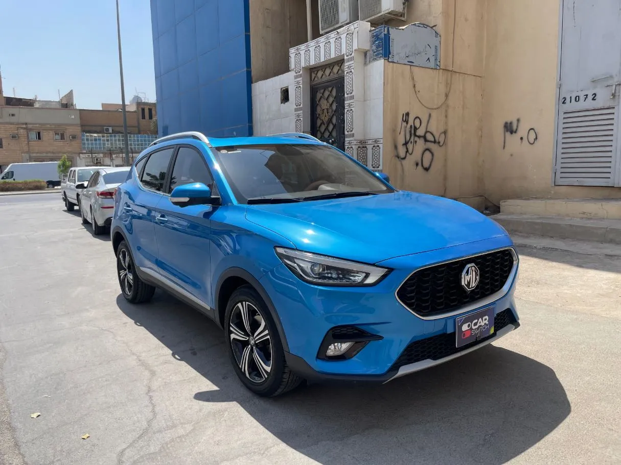 Car image 3