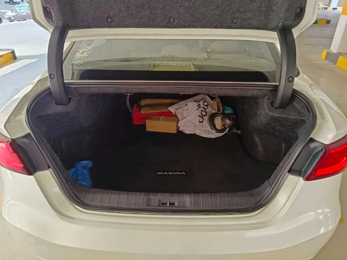 Car image 28