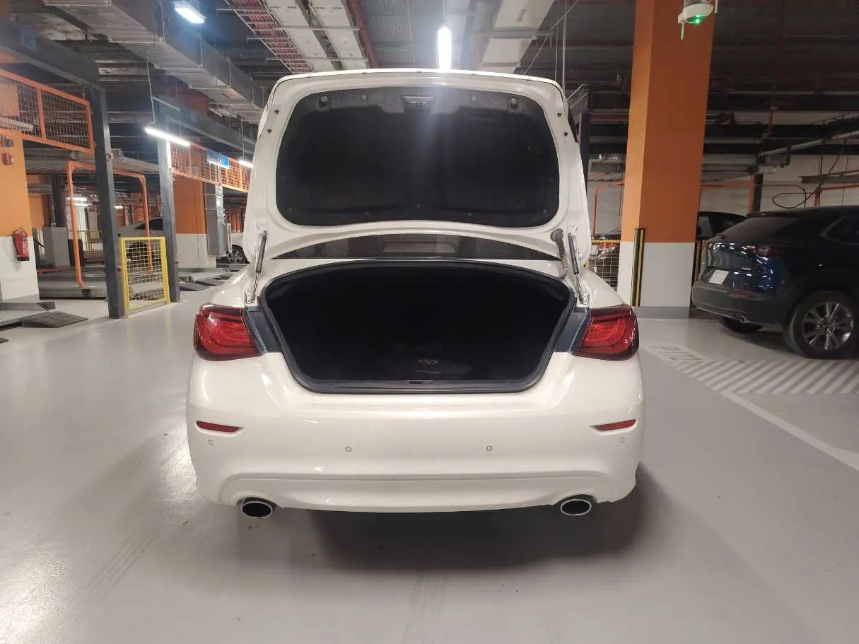 Car image 27