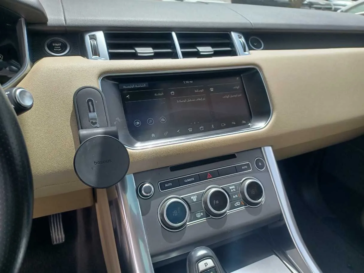 Car image 19
