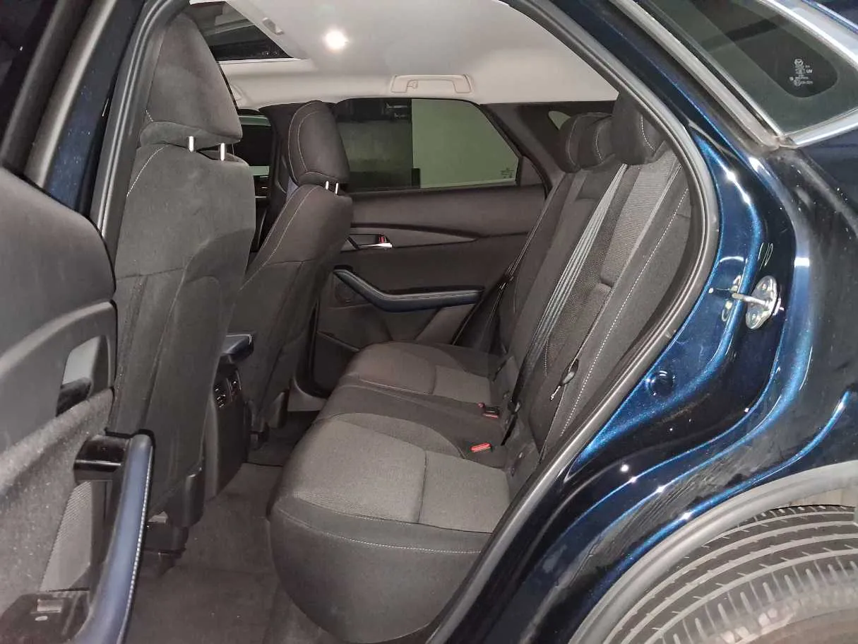 Car image 13