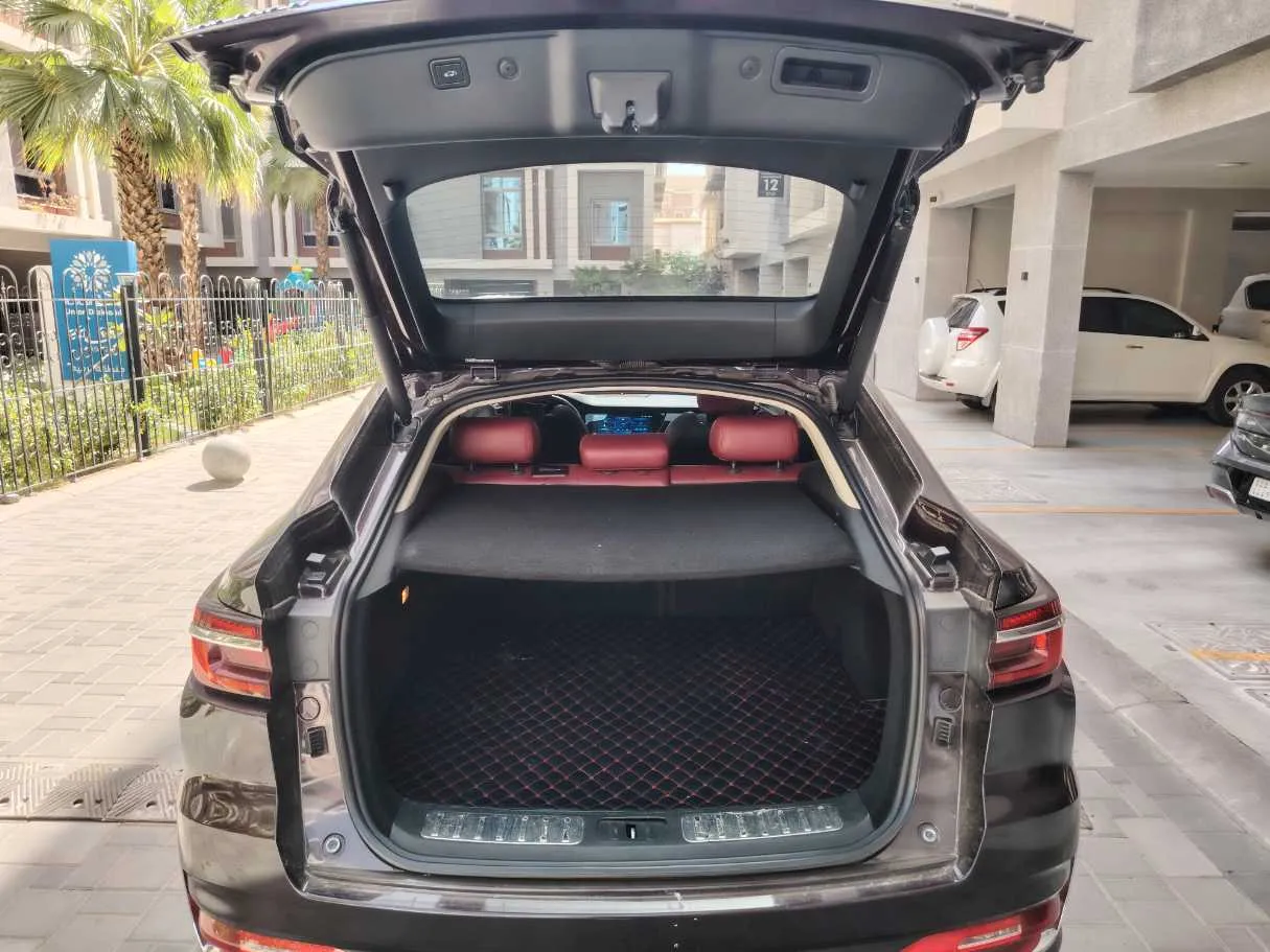 Car image 24