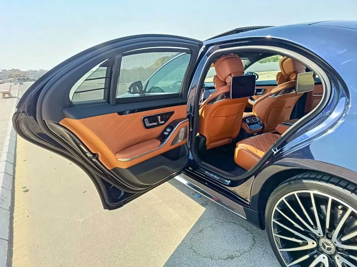 Car image 17