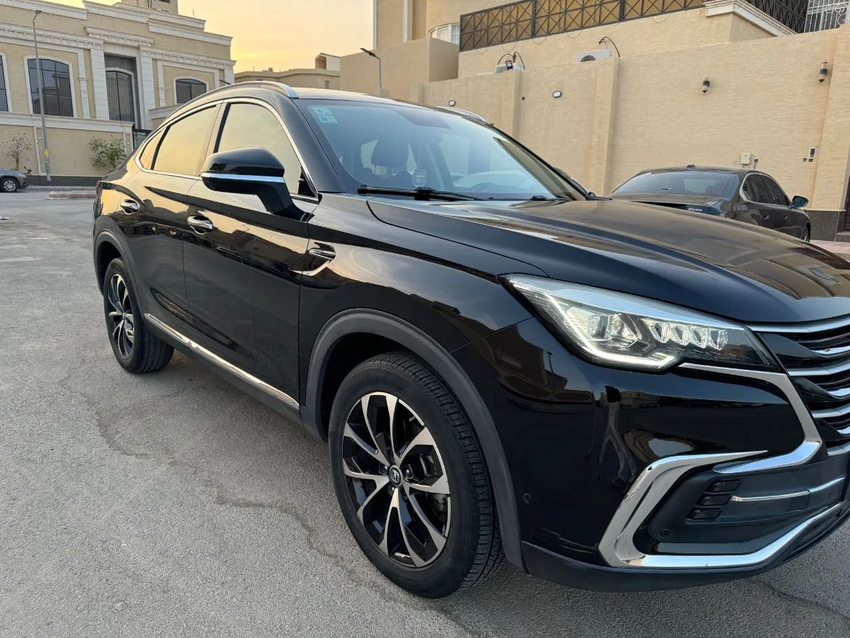 Car image 2