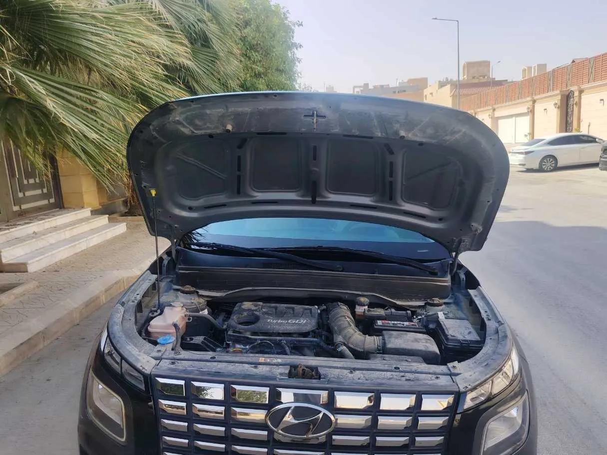 Car image 25