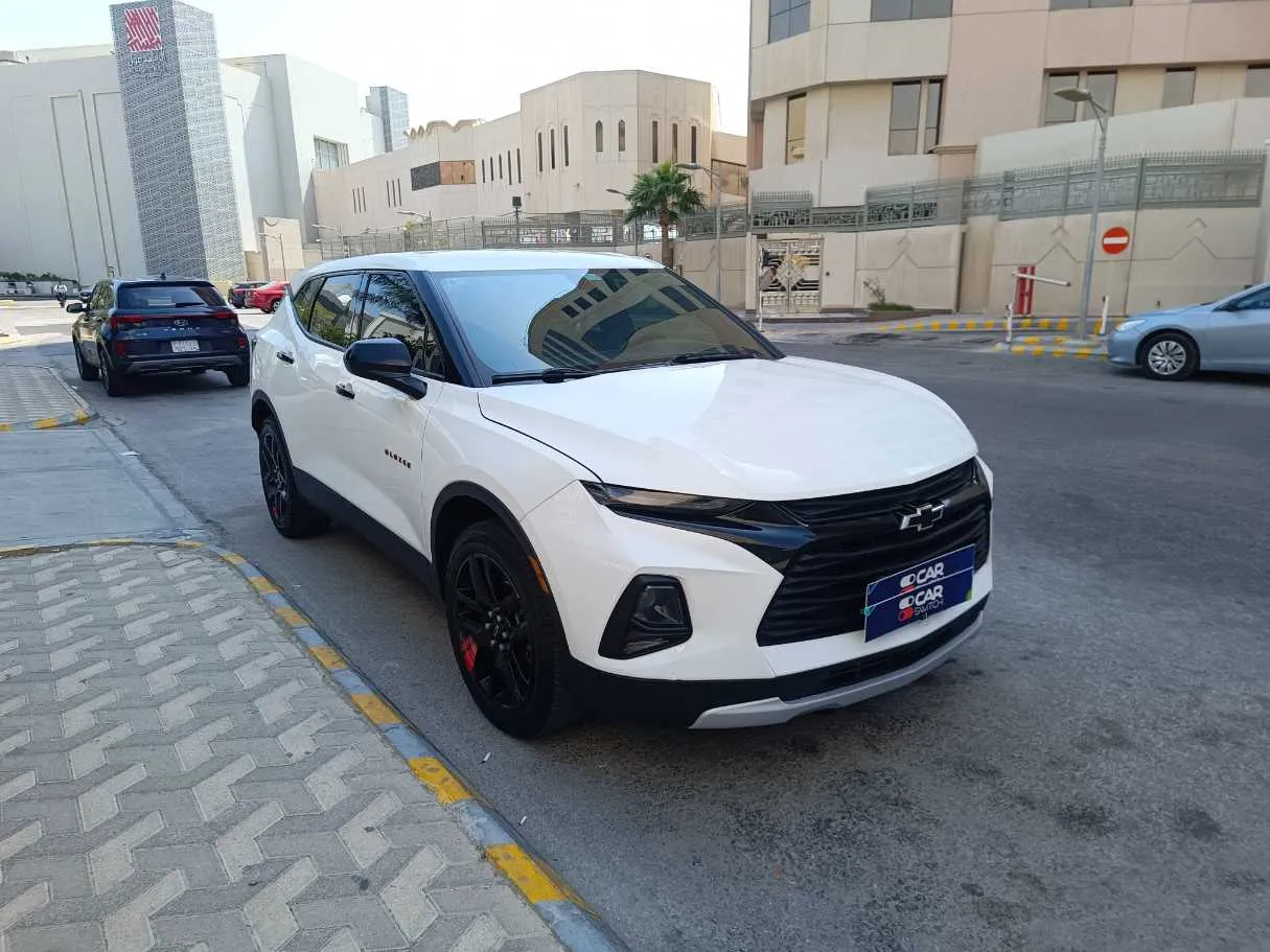 Car image 3