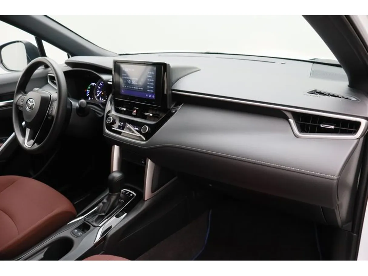 Car image 10