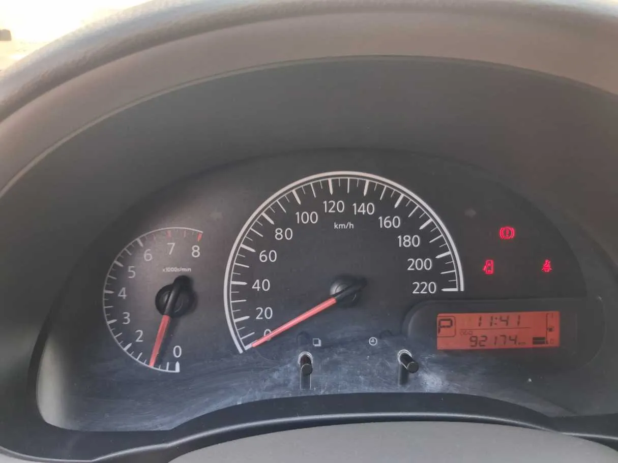 Car image 19