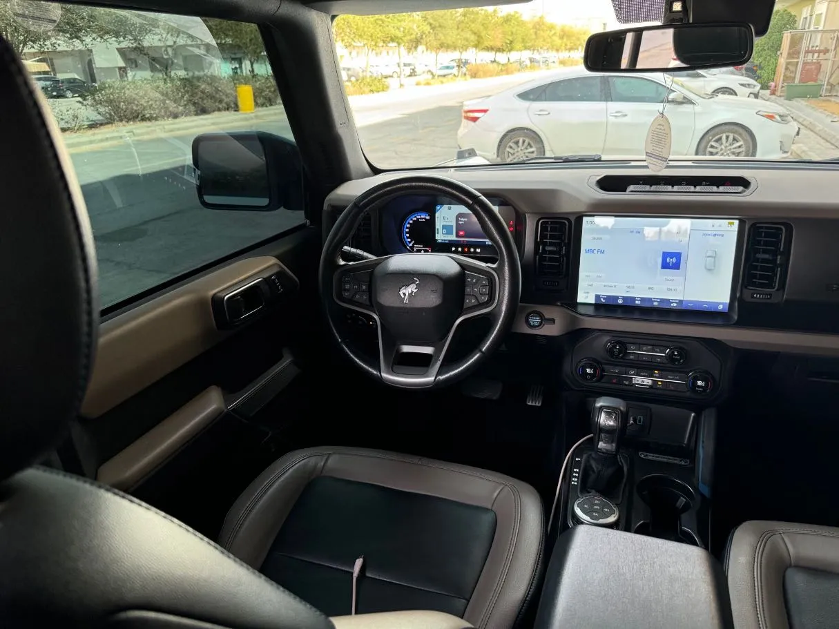 Car image 16
