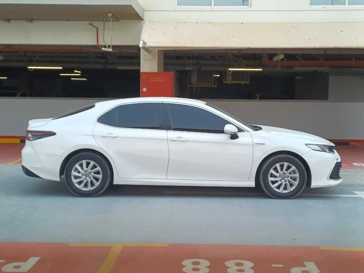 Car image 8
