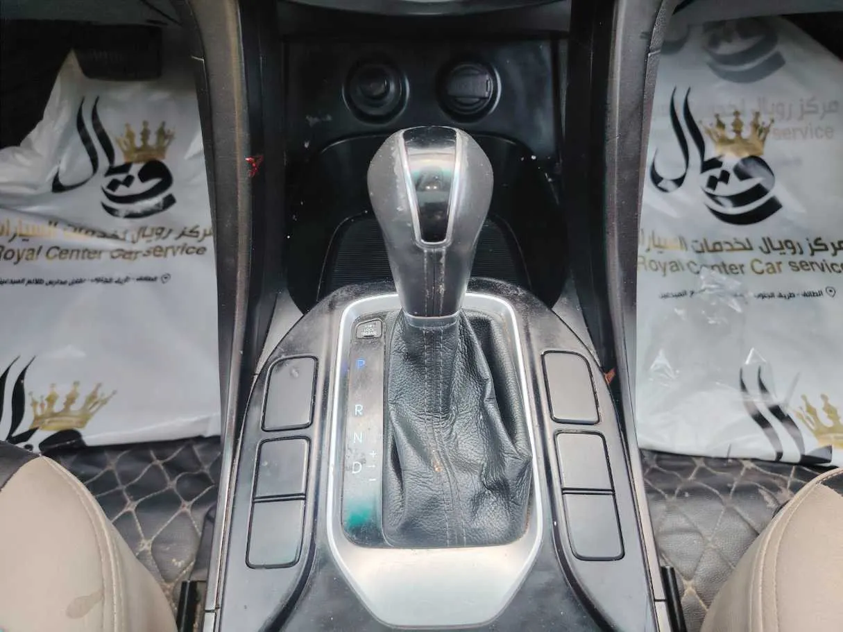 Car image 19