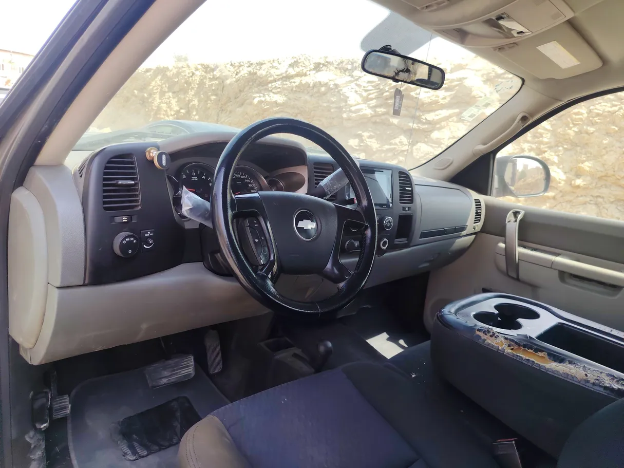 Car image 12