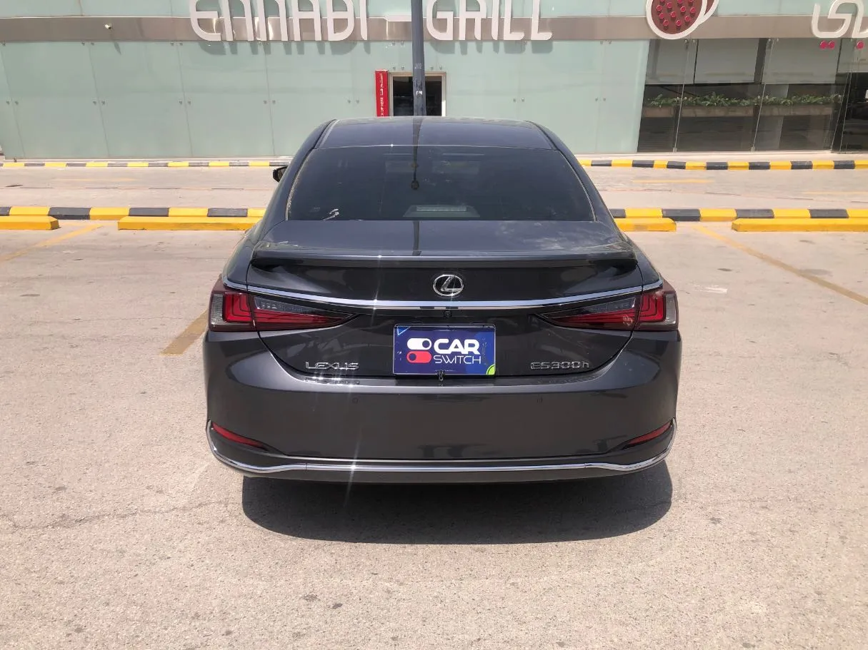 Car image 6
