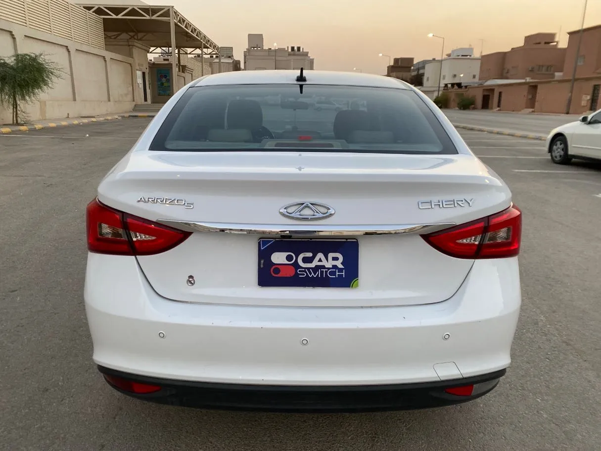 Car image 6