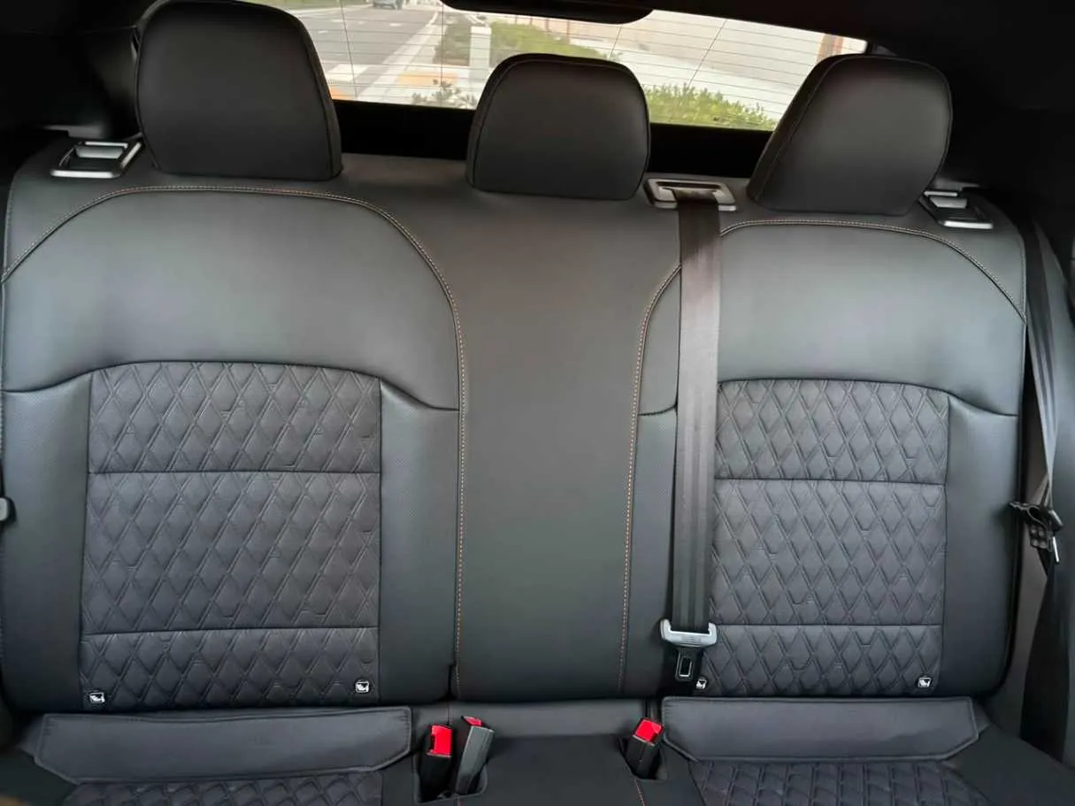 Car image 22
