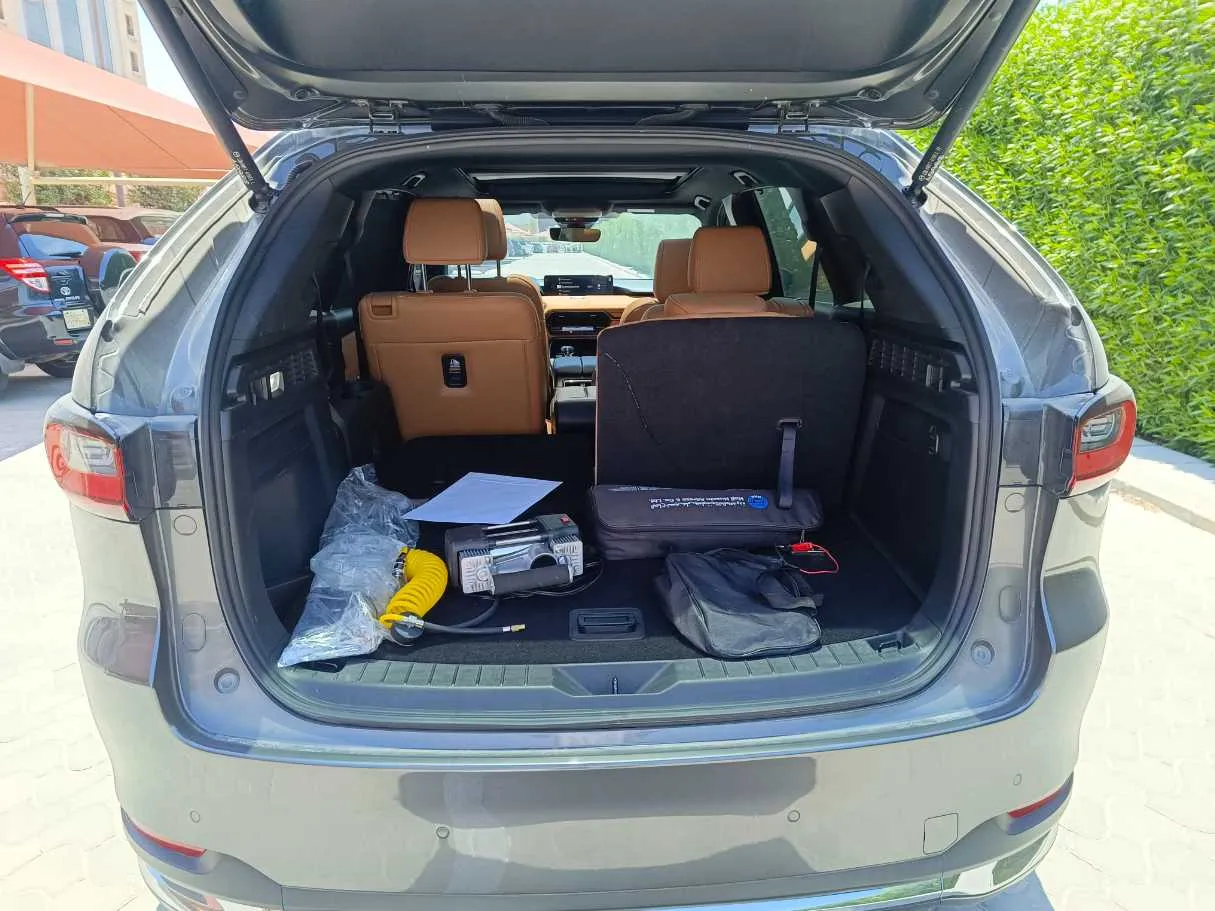 Car image 32