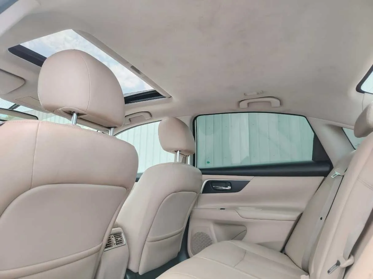 Car image 21