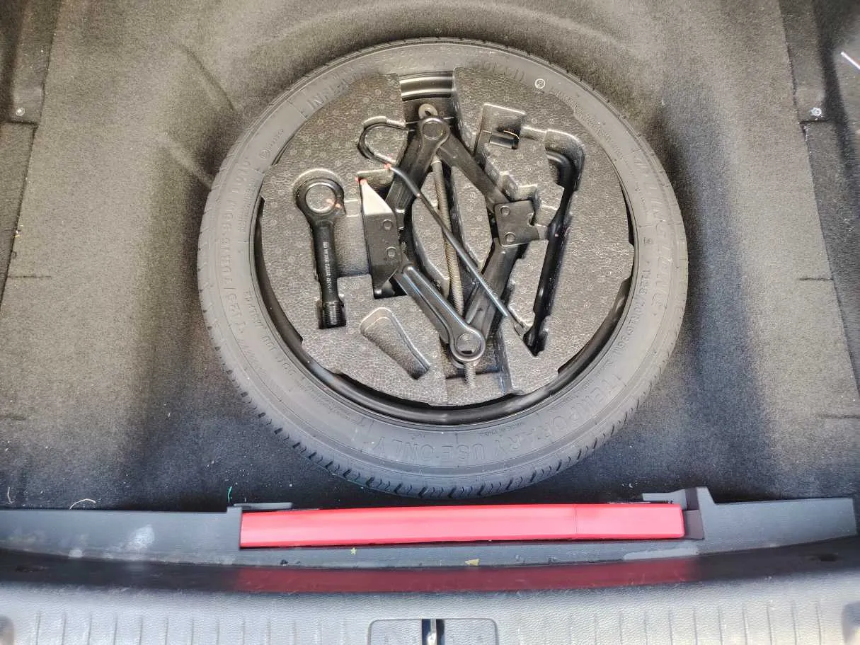 Car image 36