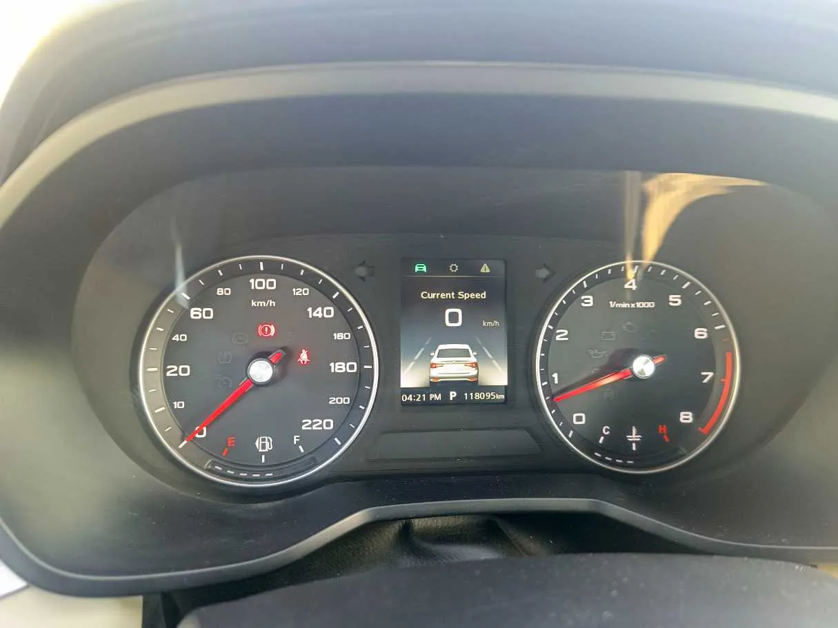 Car image 25