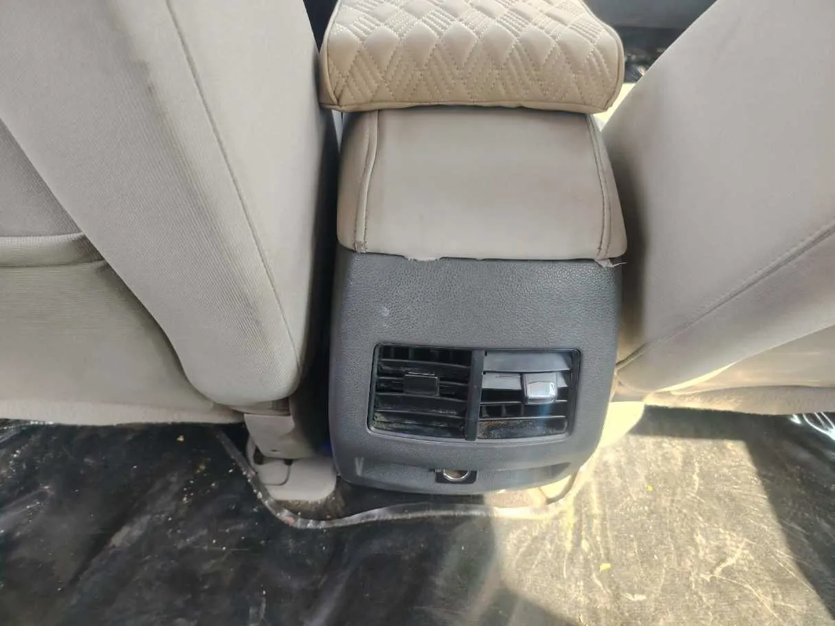 Car image 31