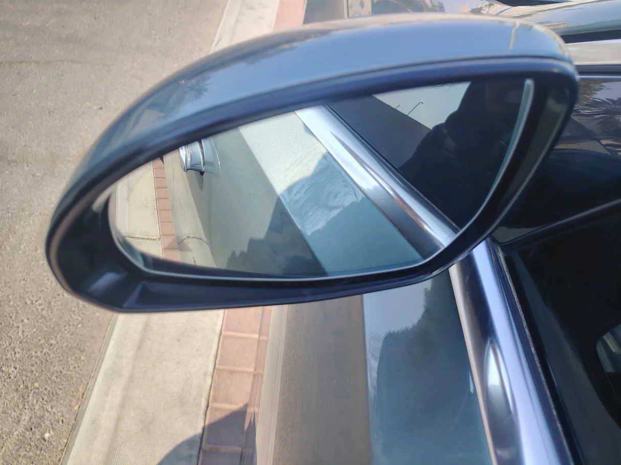 Car image 35