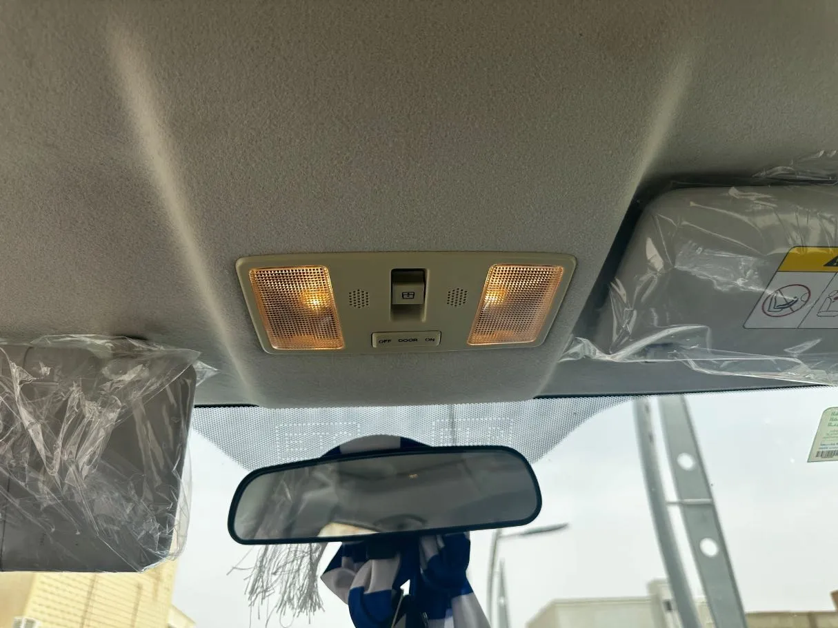 Car image 24