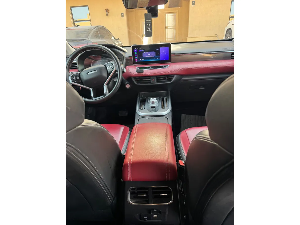 Car image 19