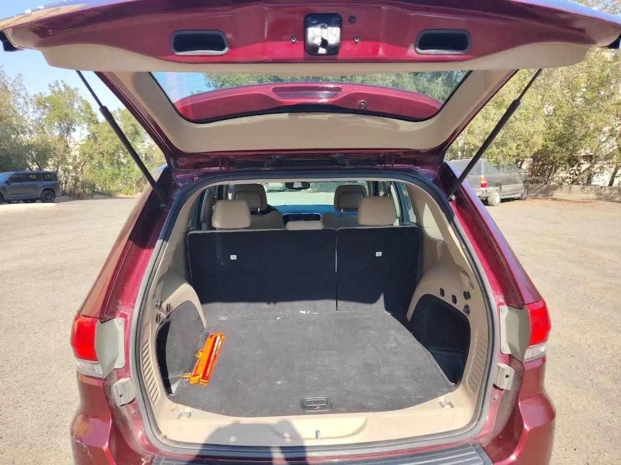 Car image 24