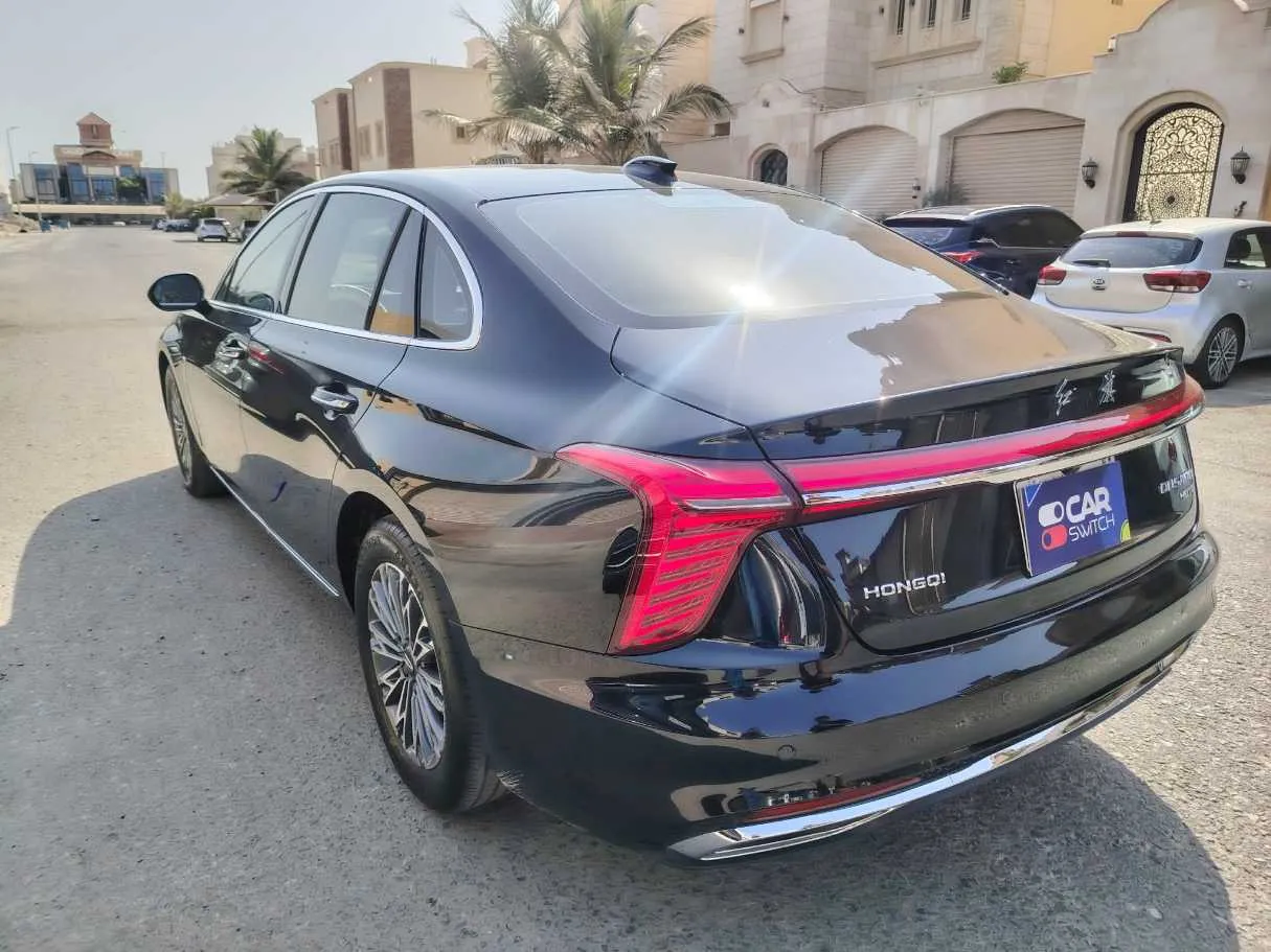 Car image 8