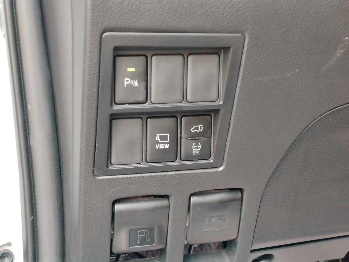 Car image 31
