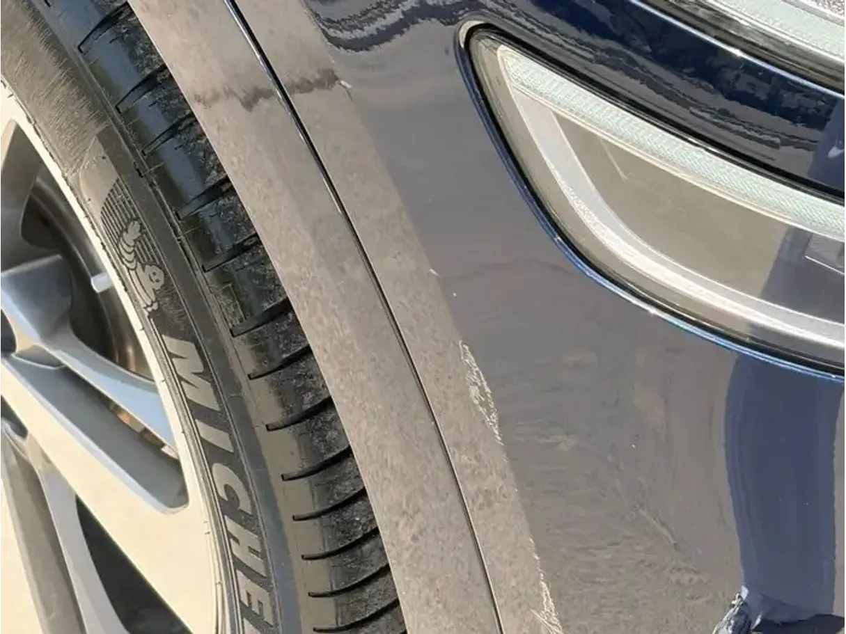 Car image 13