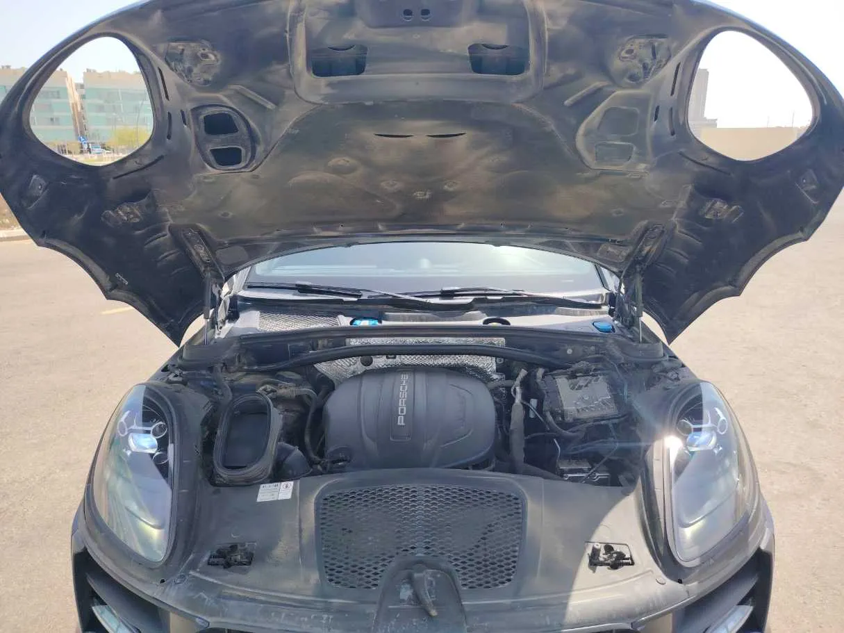 Car image 37