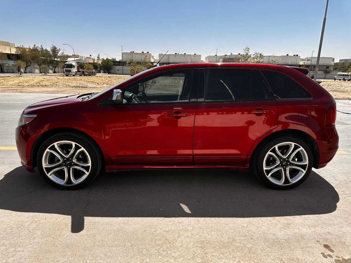 Car image 8