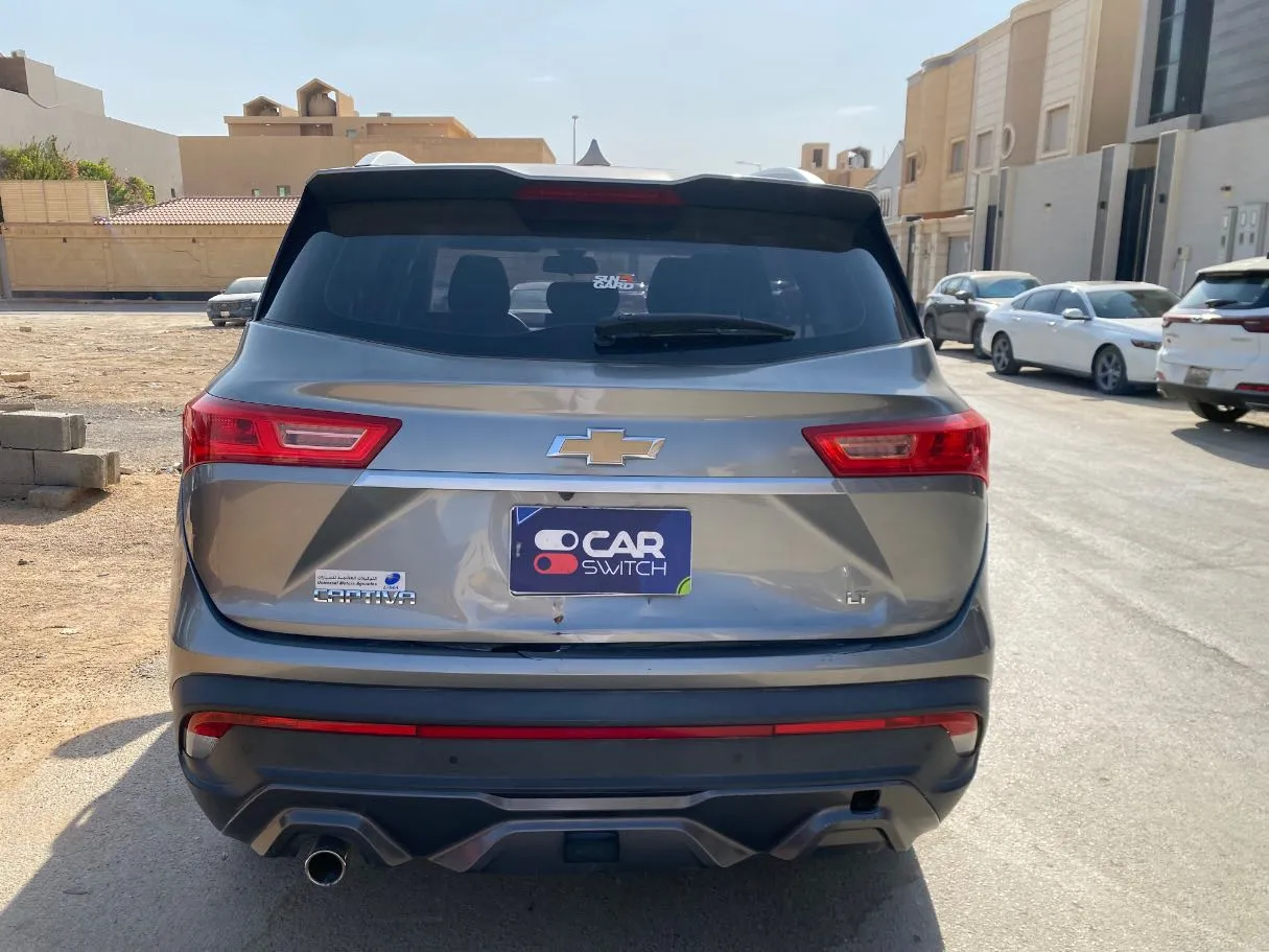Car image 6