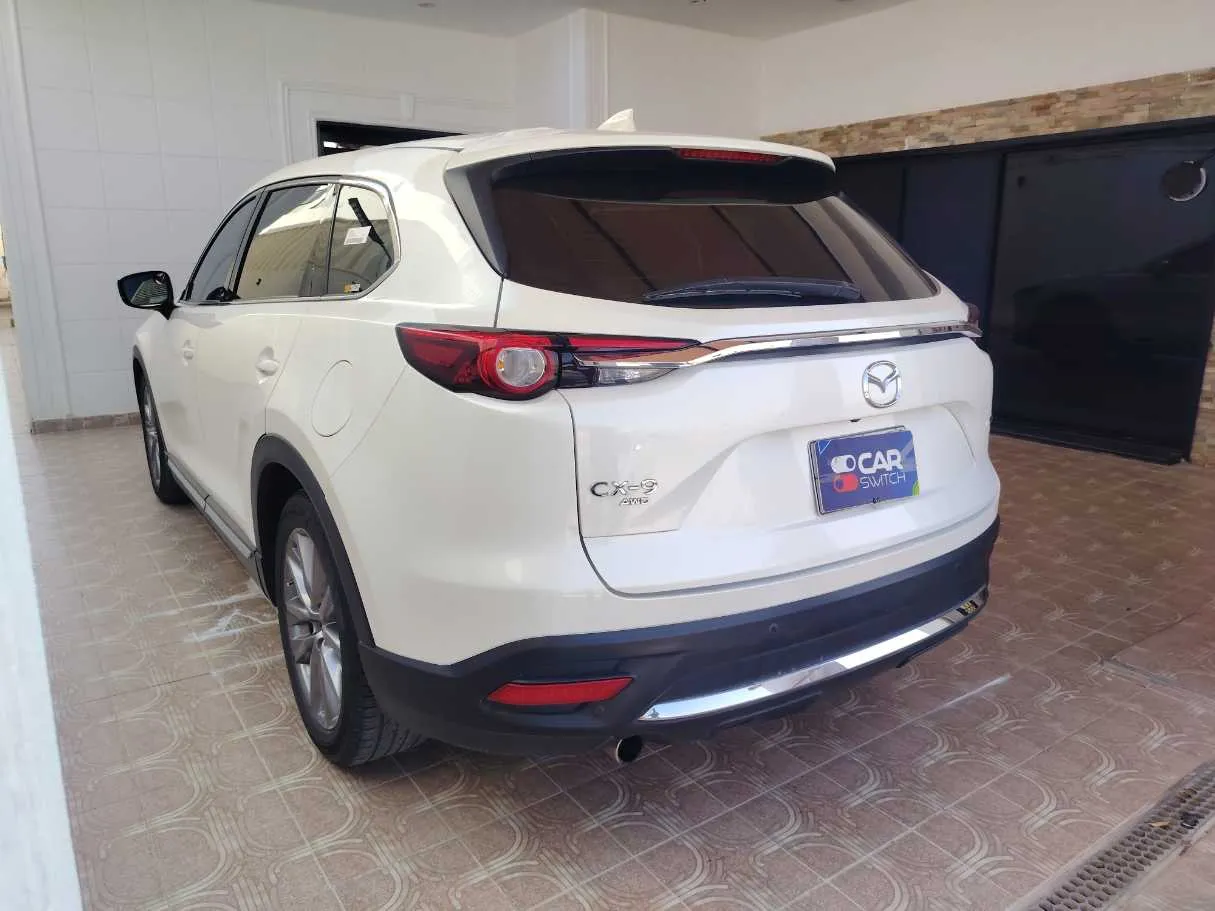 Car image 6