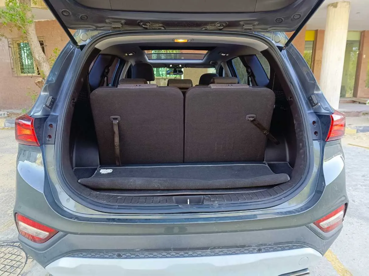 Car image 30