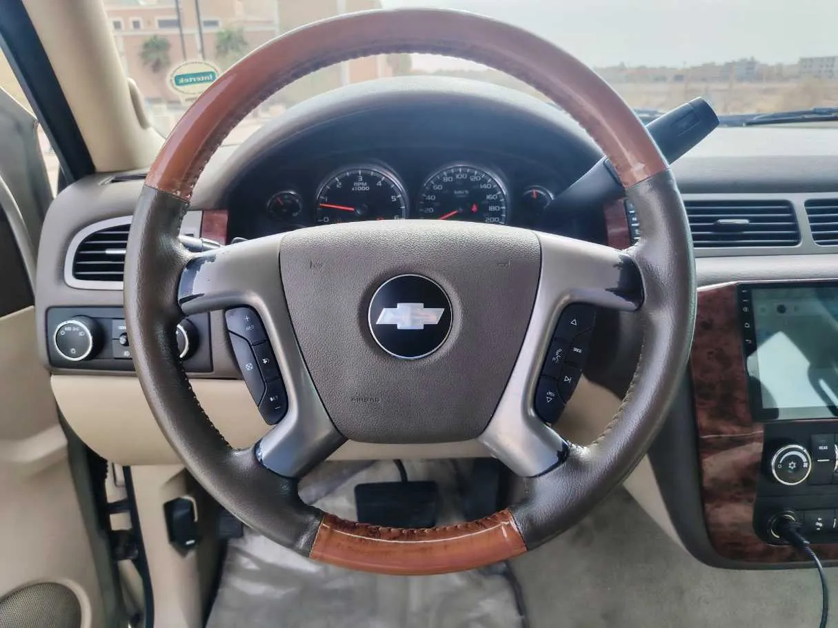 Car image 23