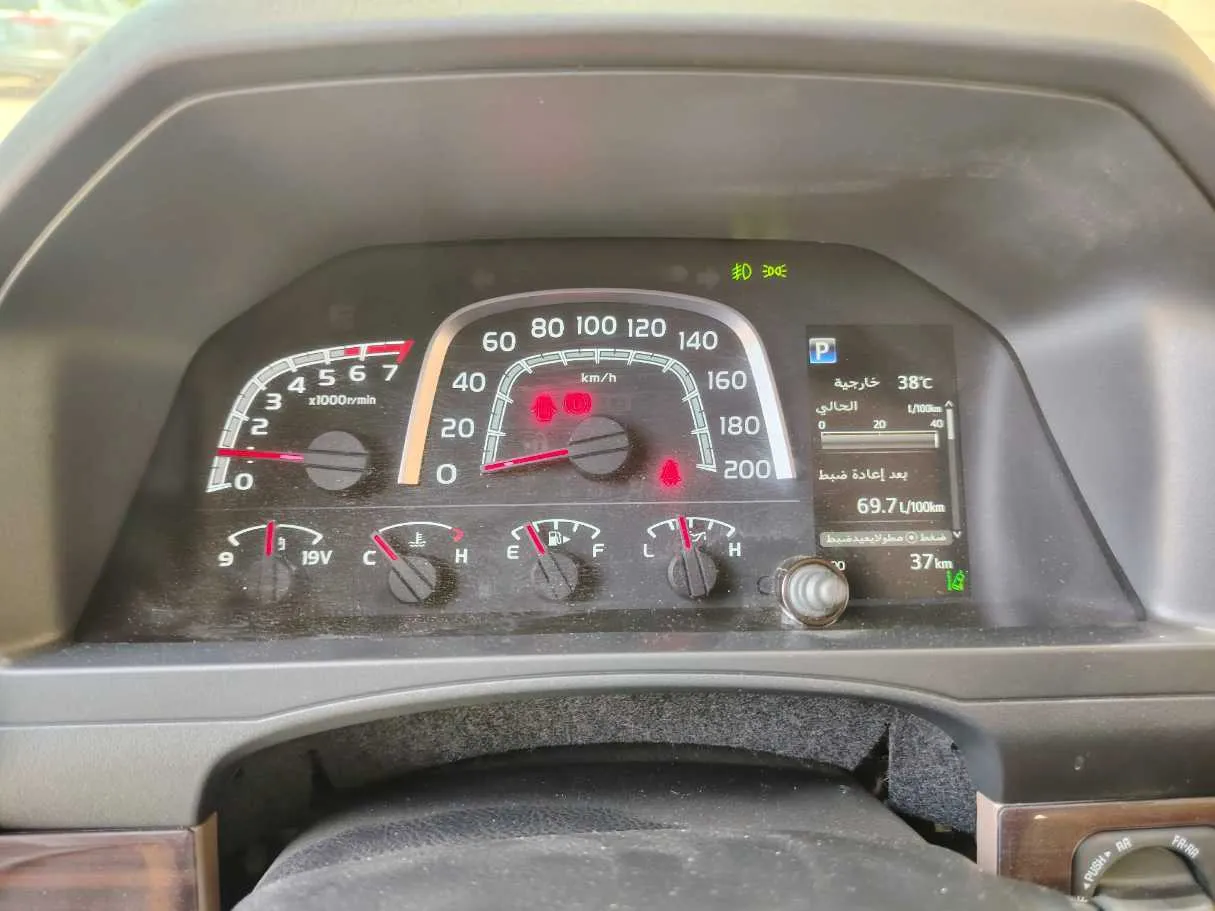 Car image 30