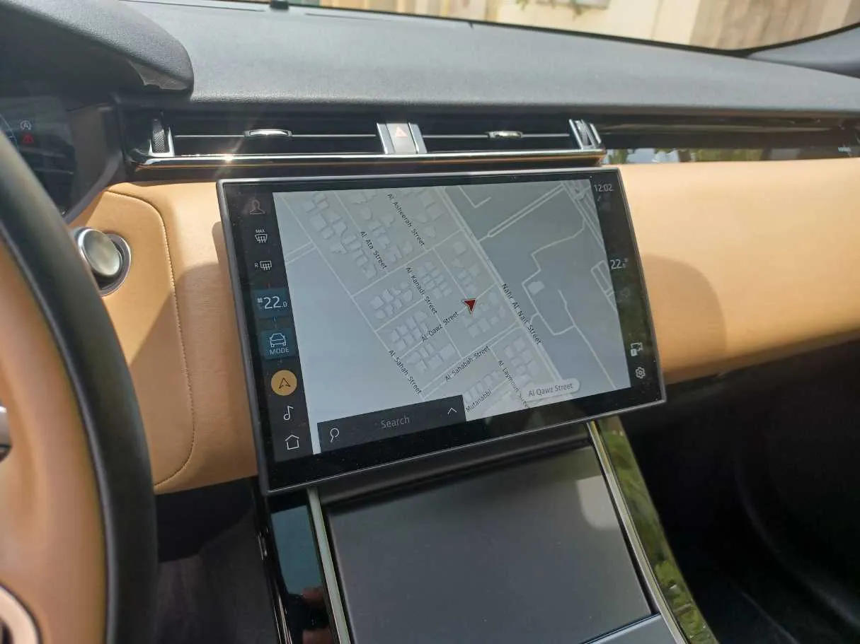 Car image 18