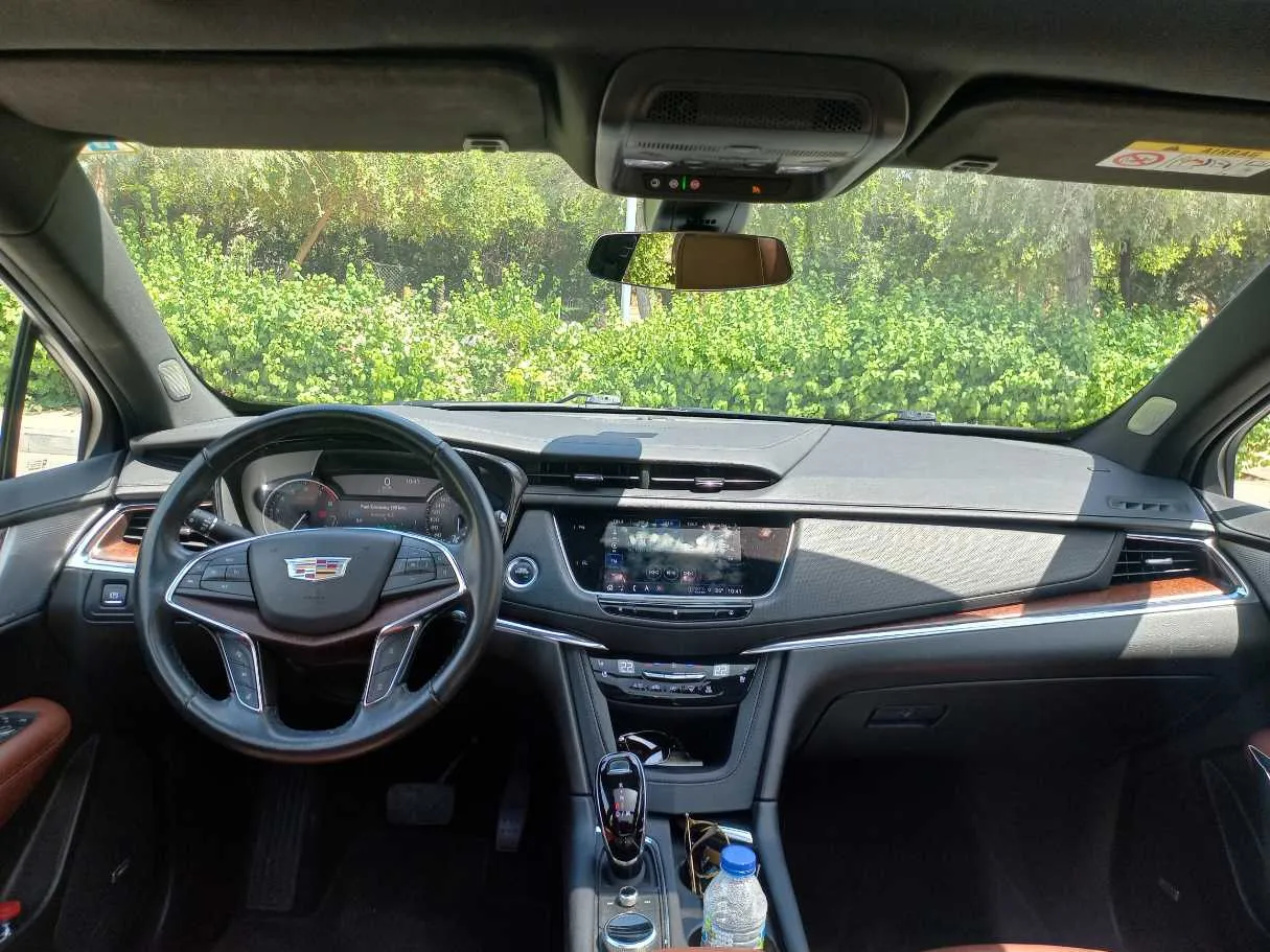 Car image 16