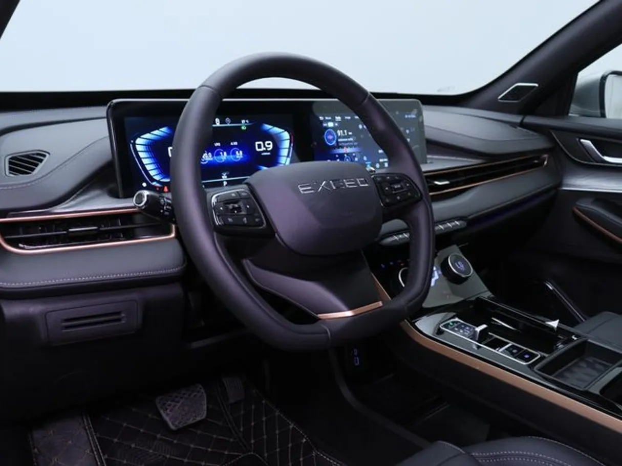Car image 4