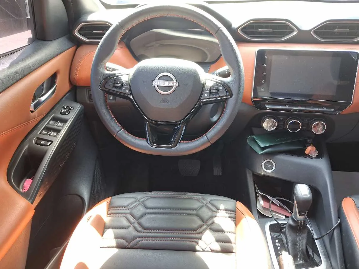 Car image 16