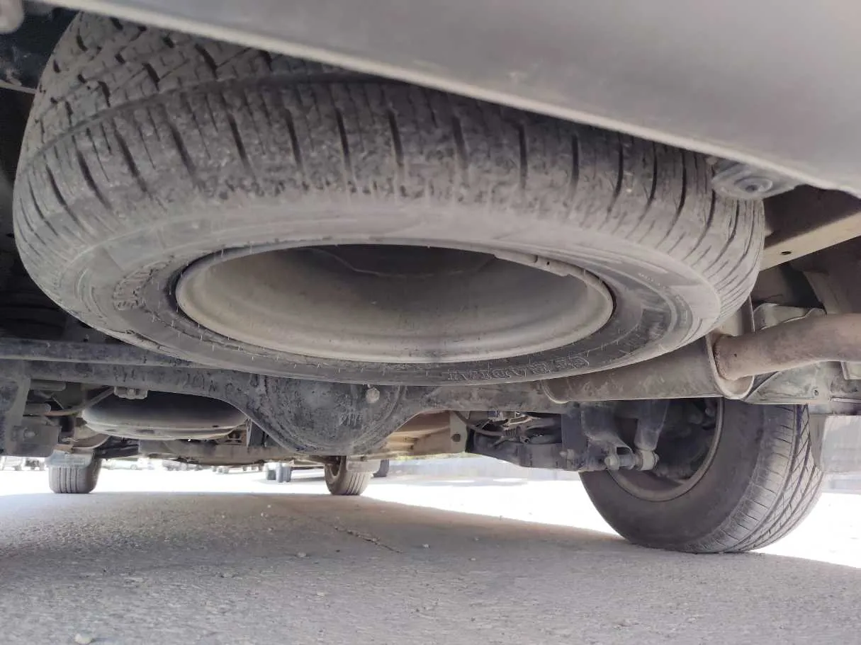 Car image 26