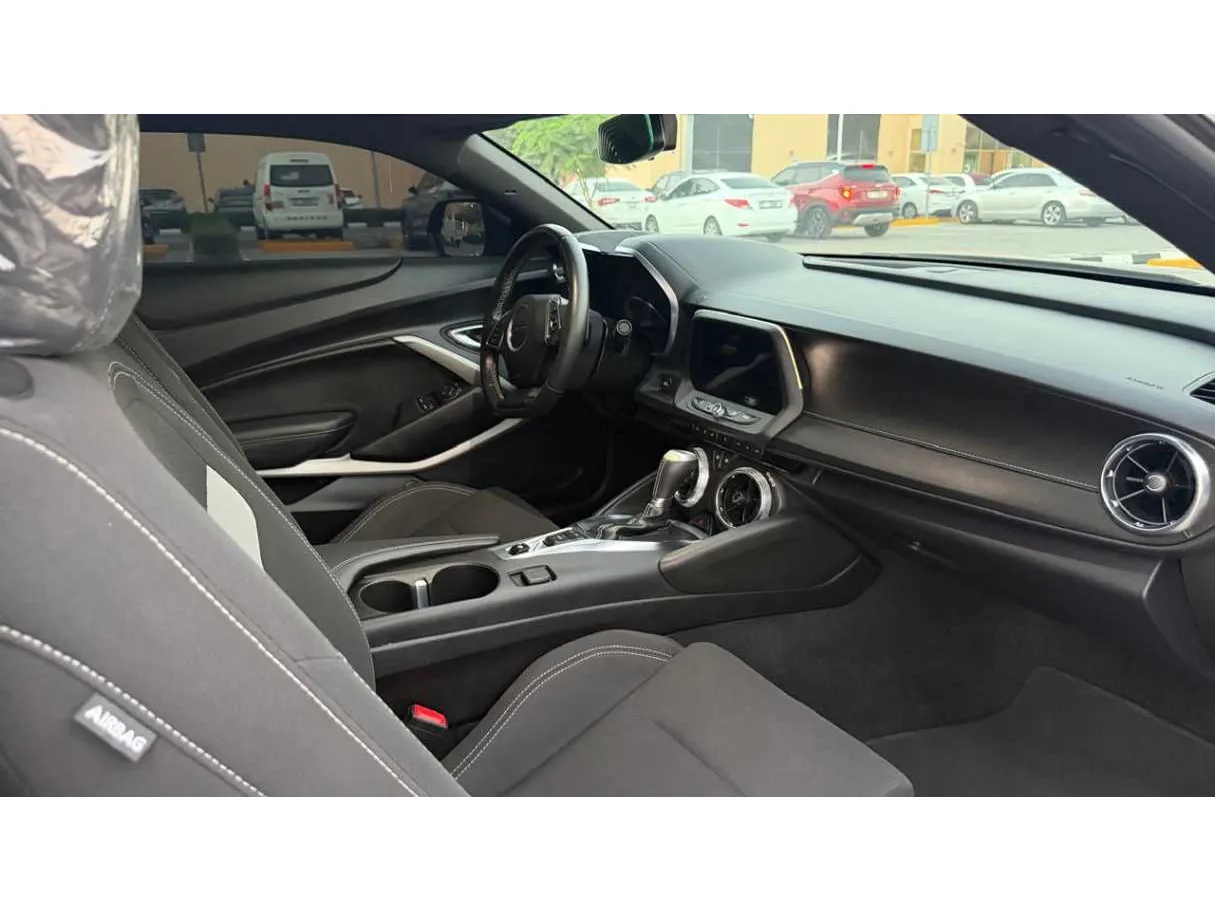 Car image 11