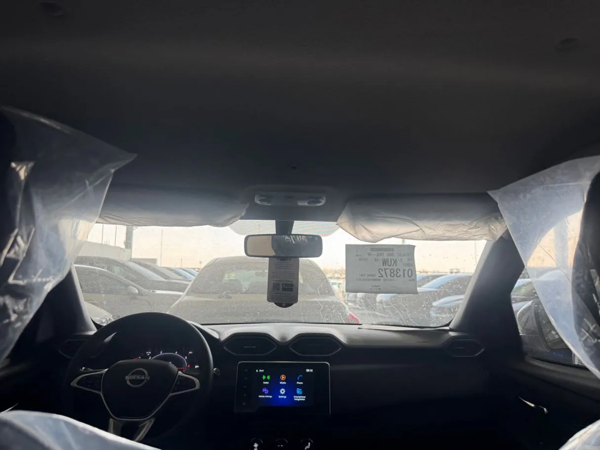 Car image 12
