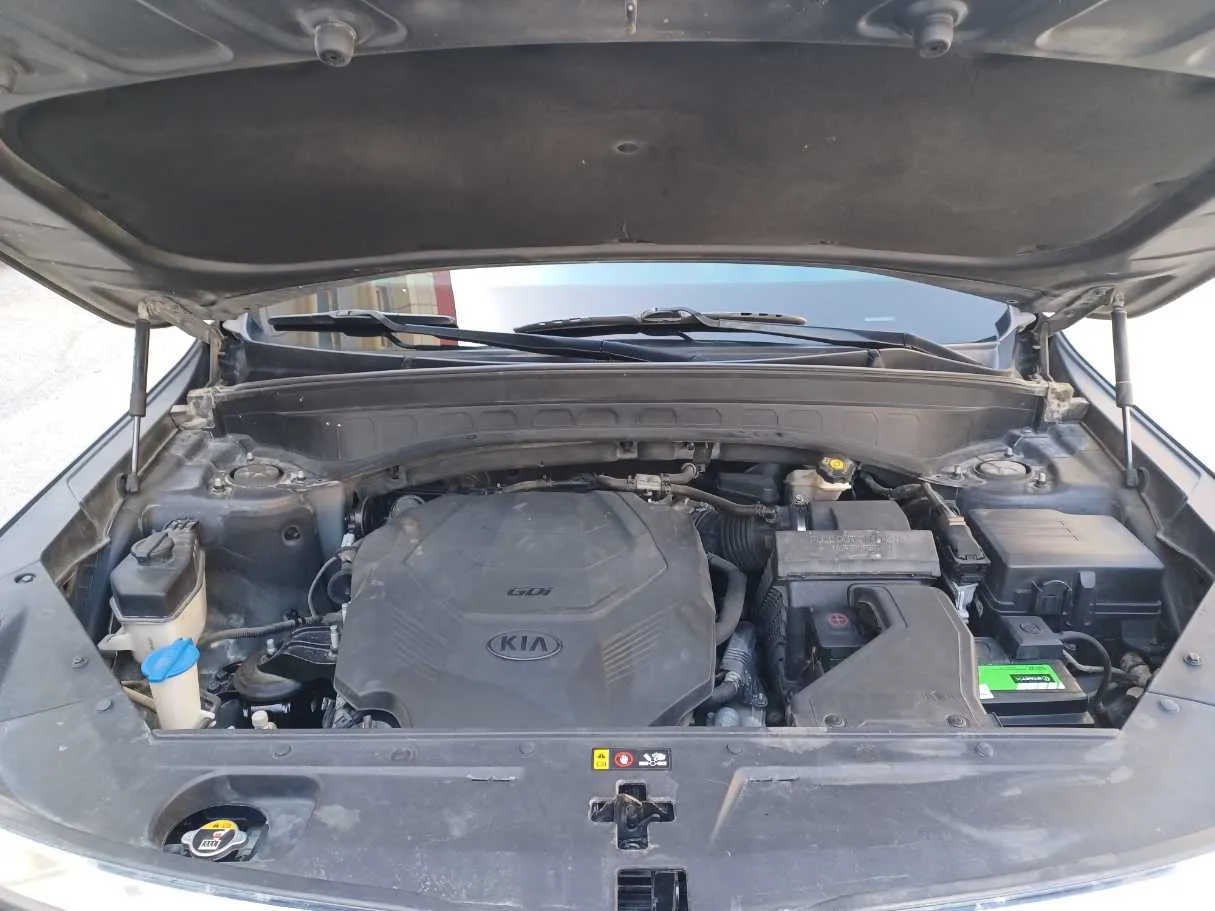 Car image 27