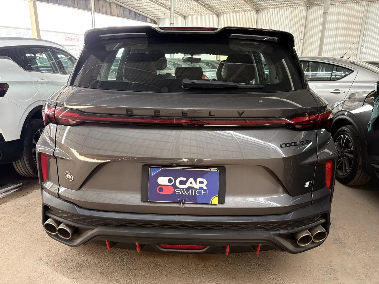 Car image 4