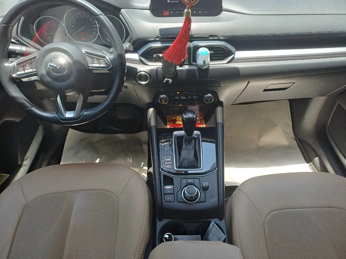Car image 15